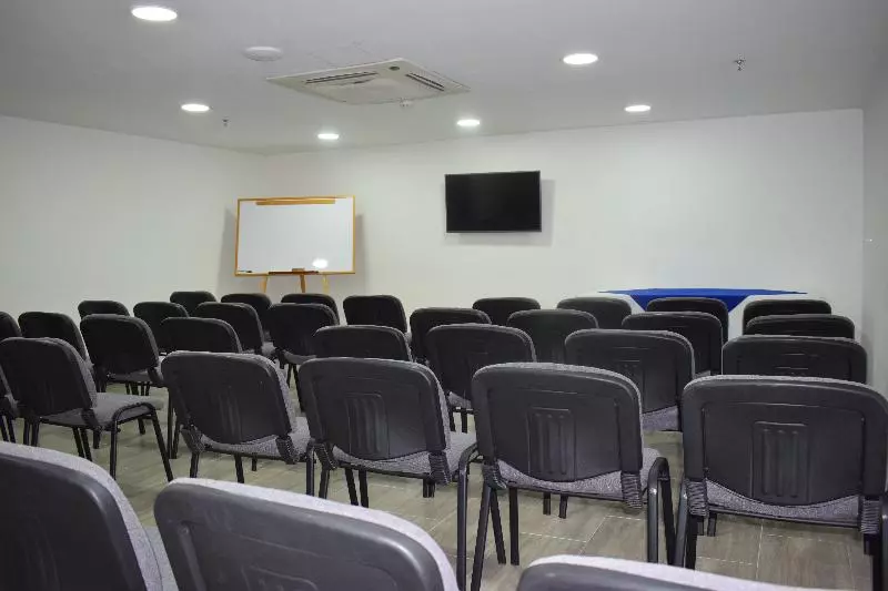 ホテル Hr Amada Cúcuta