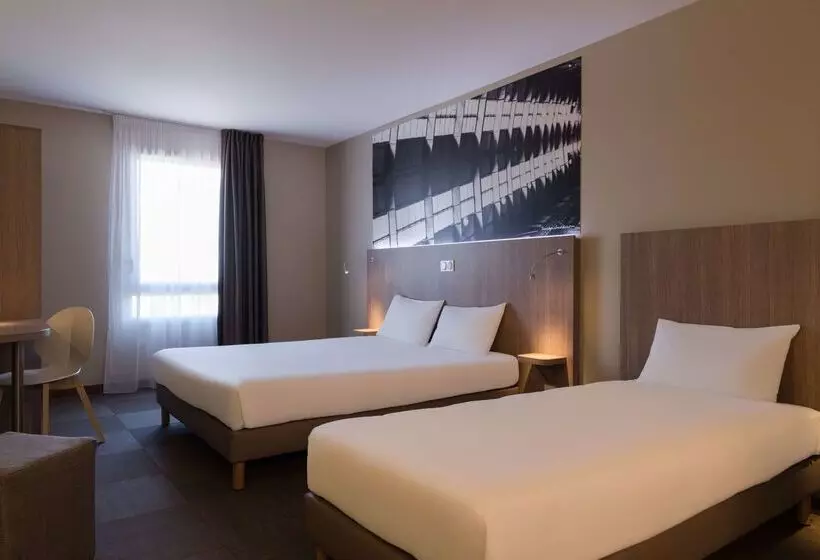 בית מלון כפרי The Originals City, Hôtel Ecoparc, Montpellier Est