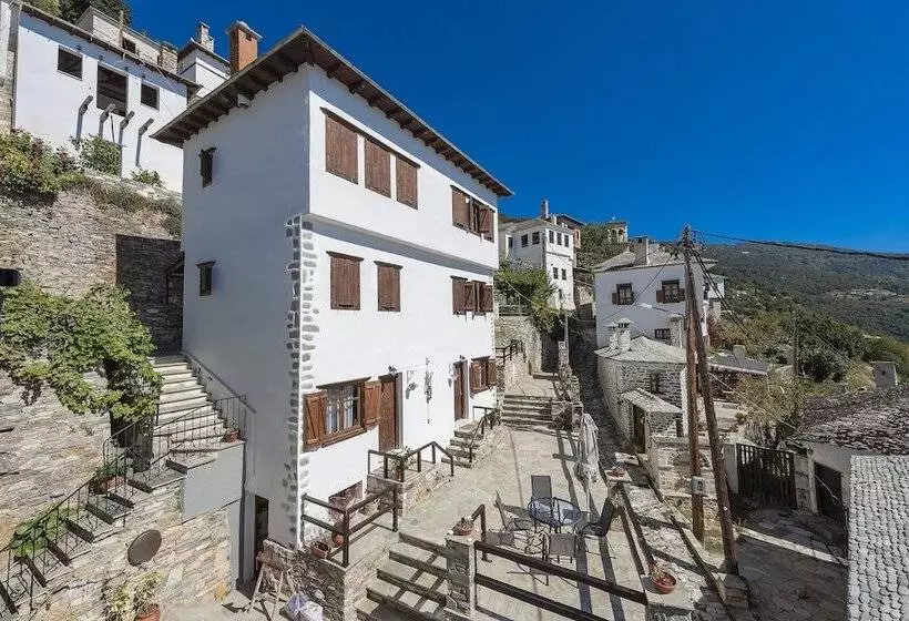 Melanthi Traditional