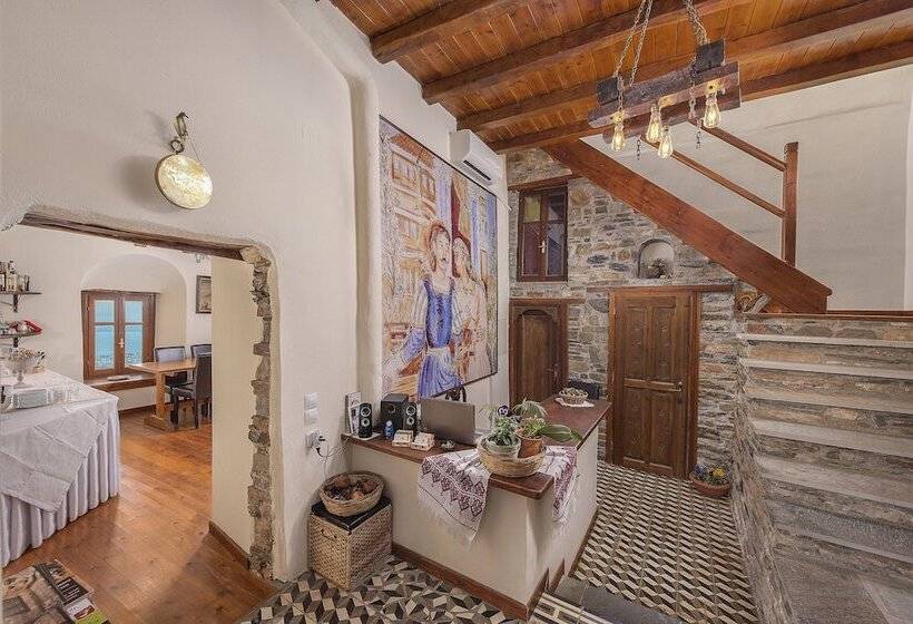 Melanthi Traditional