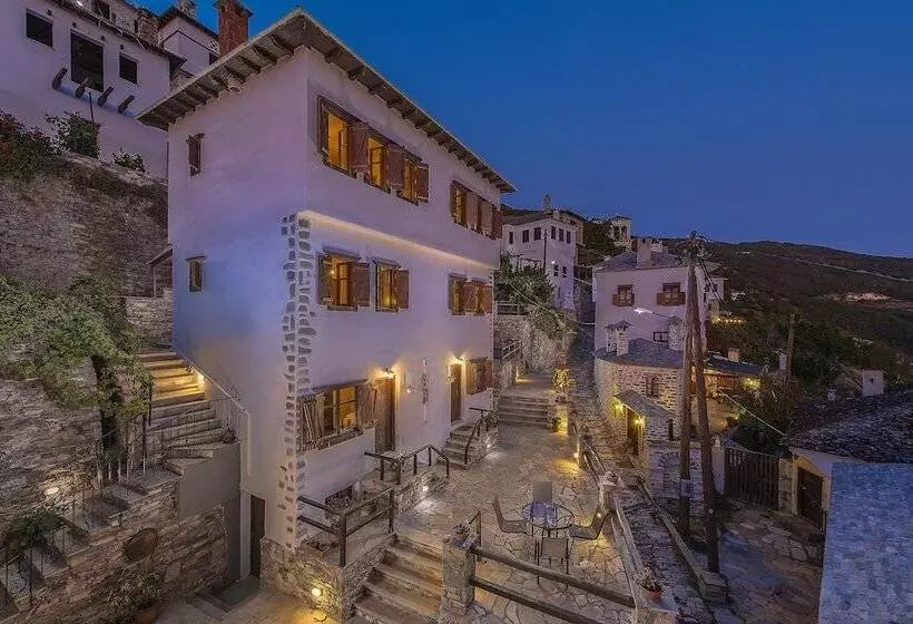 Melanthi Traditional