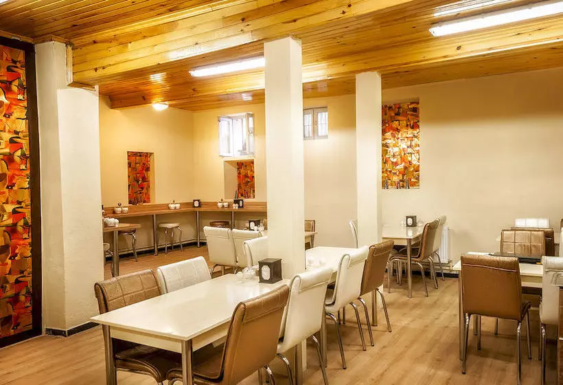 ペンション Educa Suites