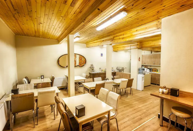 ペンション Educa Suites