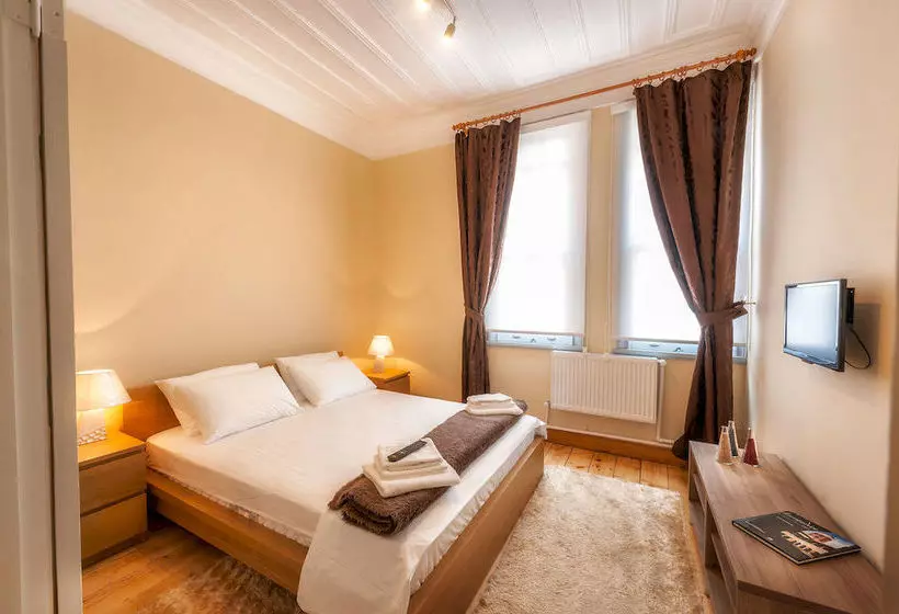 ペンション Educa Suites