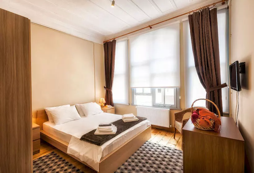 ペンション Educa Suites