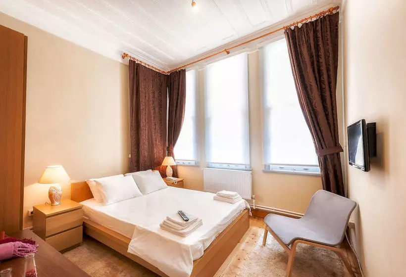 ペンション Educa Suites