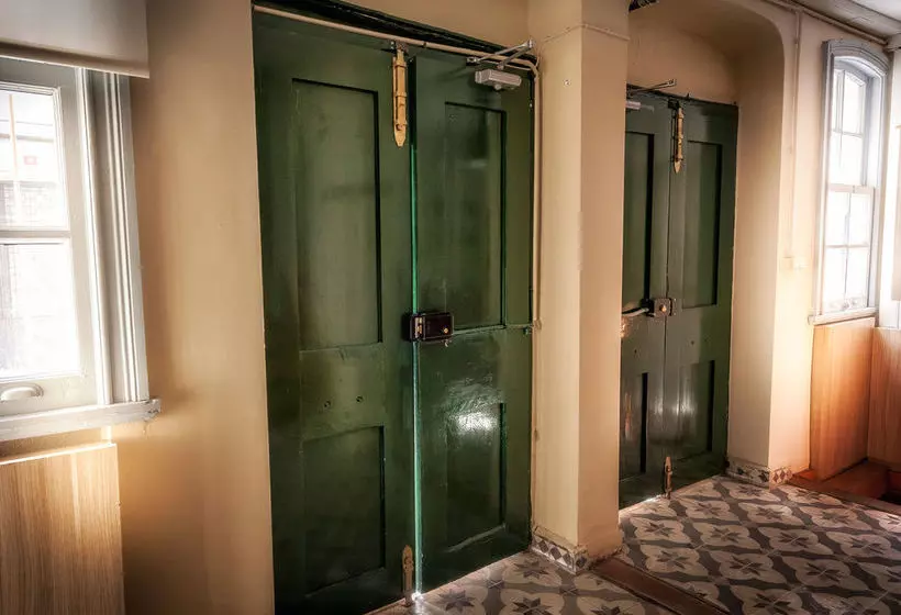 ペンション Educa Suites