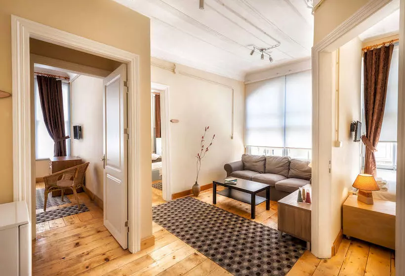 ペンション Educa Suites