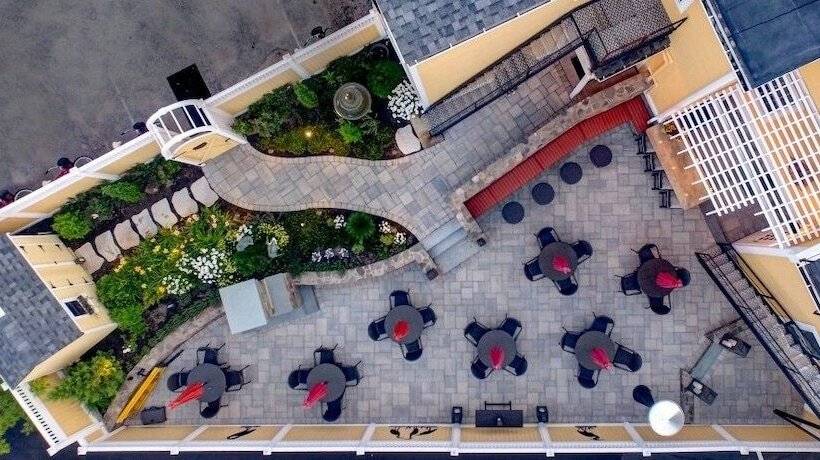 مبيت وإفطار Inn By The Bandstand