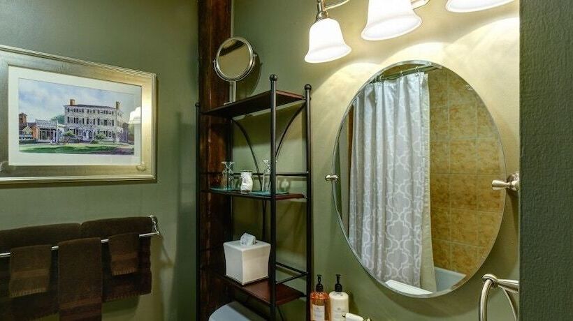 مبيت وإفطار Inn By The Bandstand