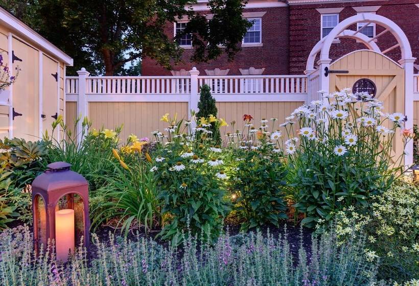 مبيت وإفطار Inn By The Bandstand