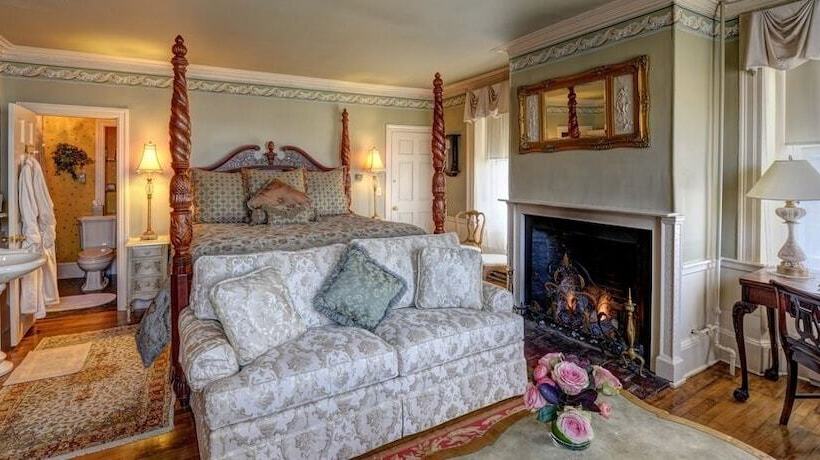 مبيت وإفطار Inn By The Bandstand