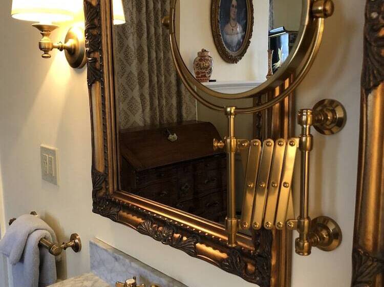 مبيت وإفطار Inn By The Bandstand