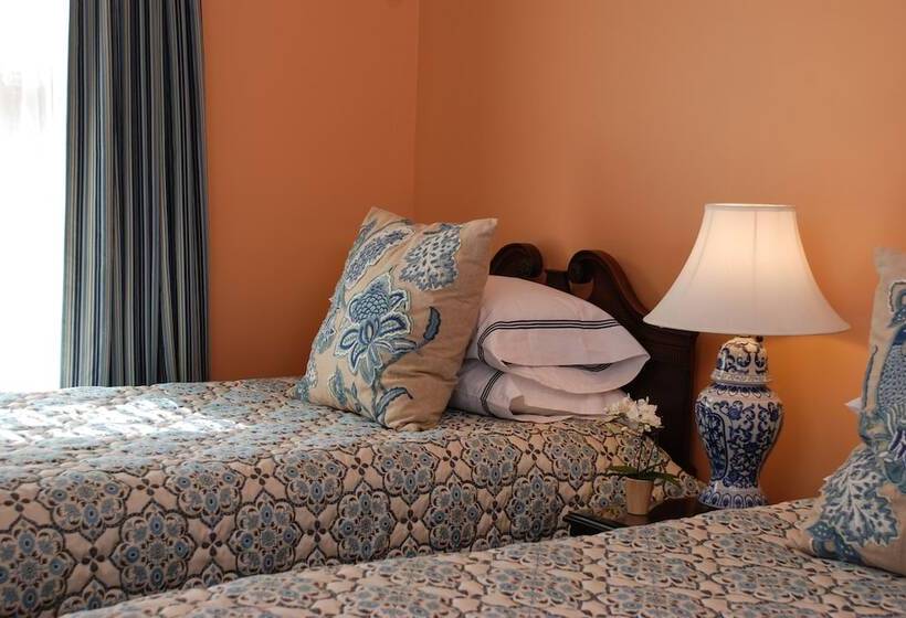 مبيت وإفطار Inn By The Bandstand