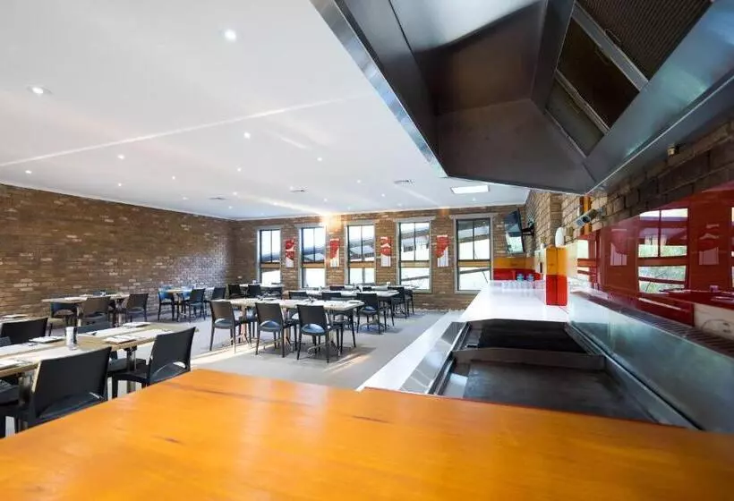 Farnham Court Motel And Restaurant