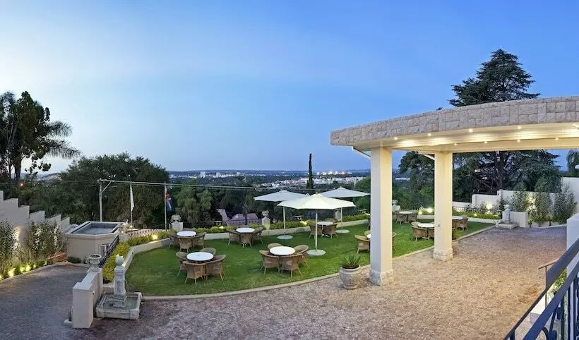 Hotelli 131 On Herbert Baker Boutique