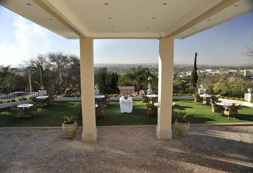 Hotelli 131 On Herbert Baker Boutique