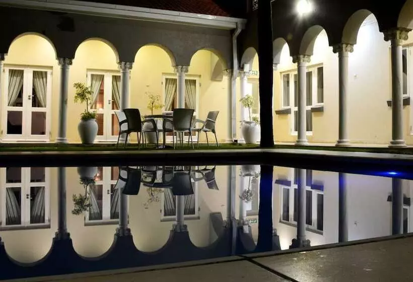 Hotelli 131 On Herbert Baker Boutique