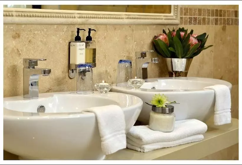 Hotelli 131 On Herbert Baker Boutique