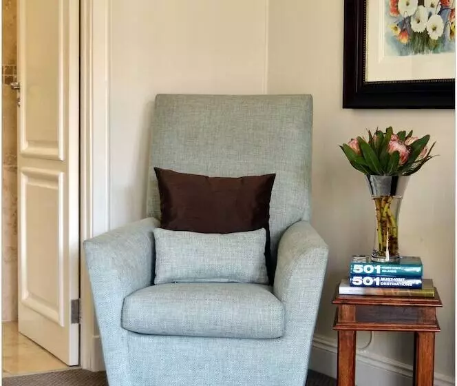 Hotelli 131 On Herbert Baker Boutique