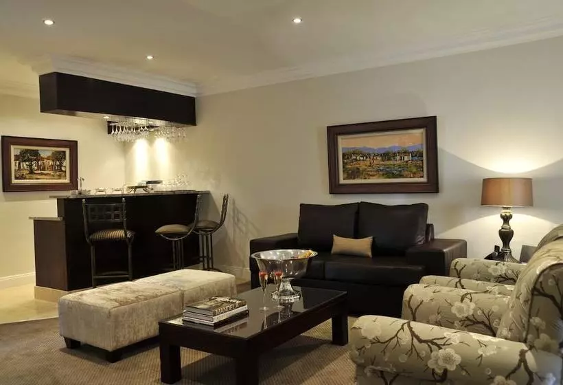 Hotelli 131 On Herbert Baker Boutique