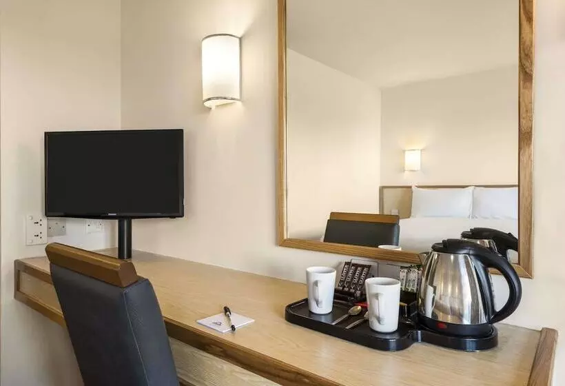 Hotel Days Inn Sutton Scotney North