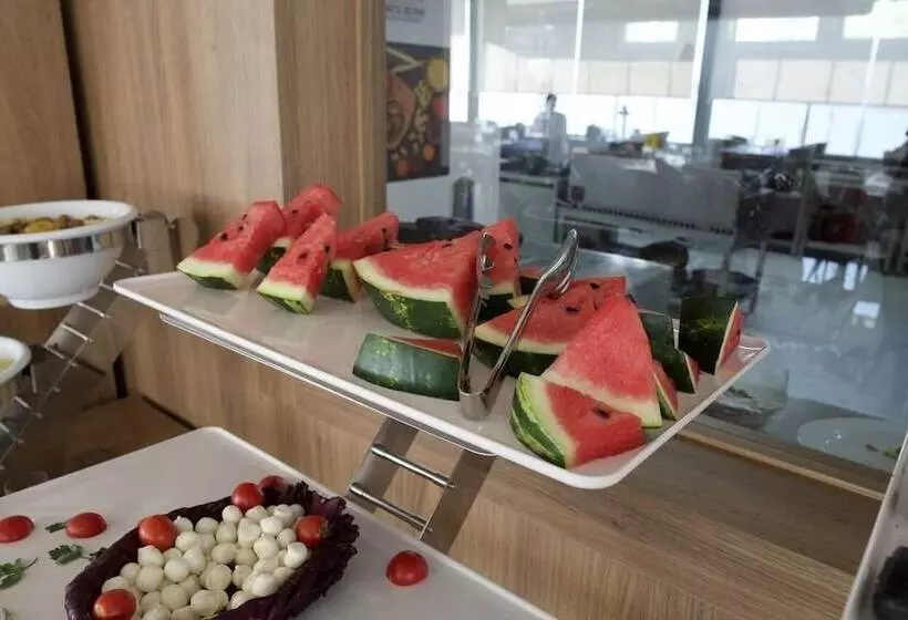 هتل Finike Marina