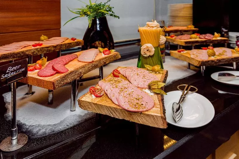 هتل Holiday Inn Baku, An Ihg