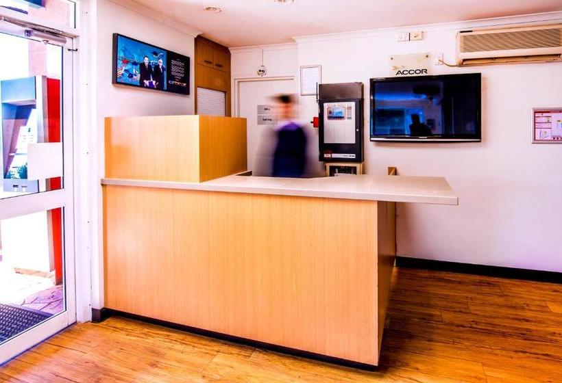 호텔 Ibis Budget Dubbo