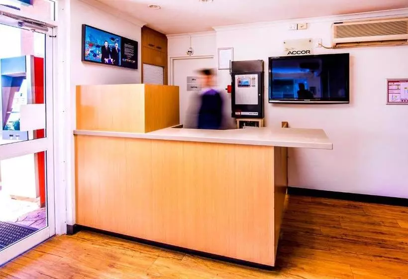 Отель Ibis Budget Dubbo