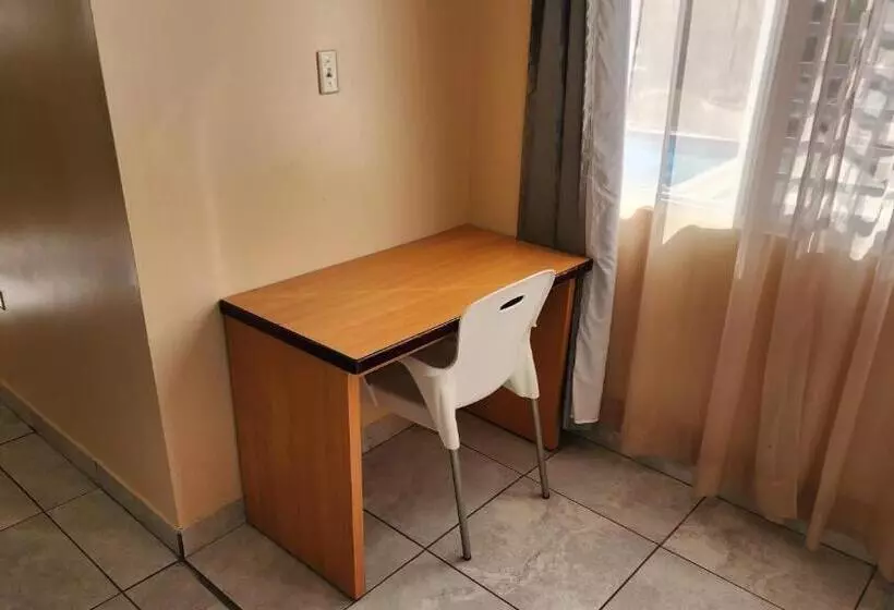 هتل Combate Beach Resort