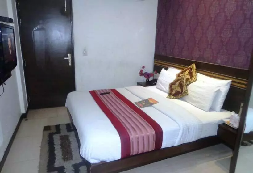 Отель Millennium 2000 Dx