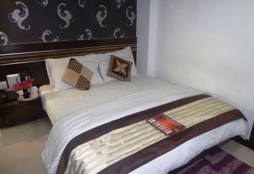 Отель Millennium 2000 Dx