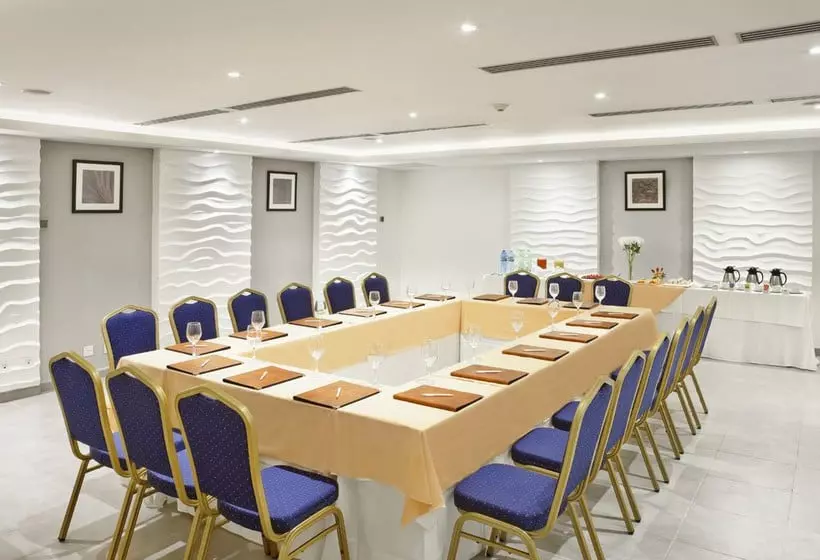 استراحتگاه ROC Casa del Mar