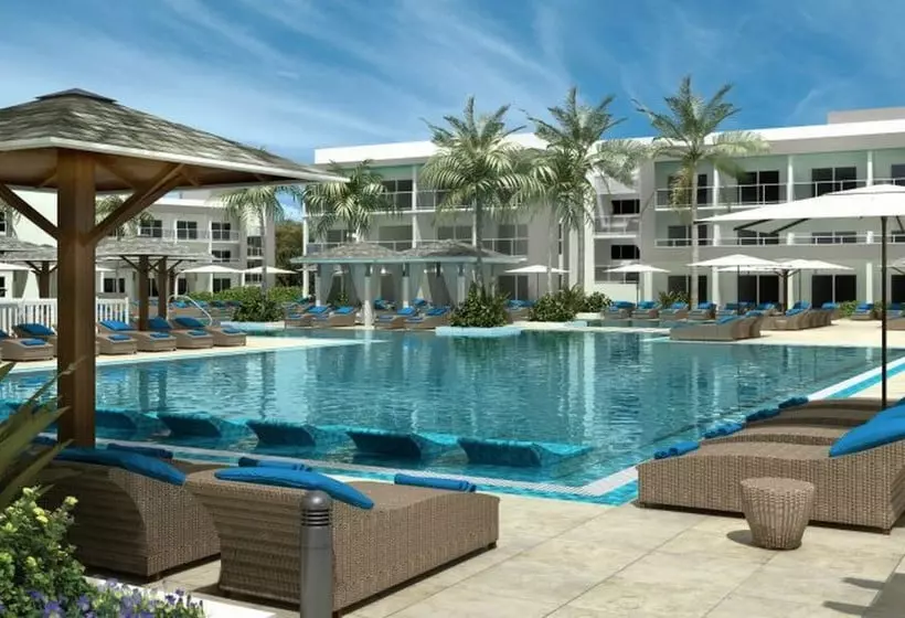 استراحتگاه ROC Casa del Mar