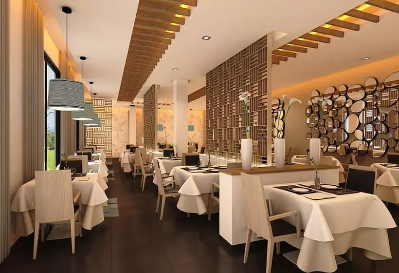 استراحتگاه ROC Casa del Mar