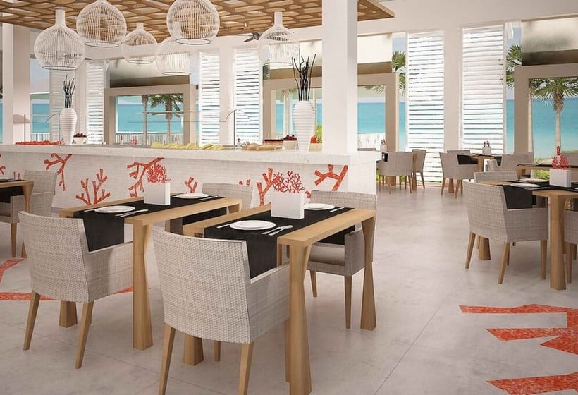 استراحتگاه ROC Casa del Mar