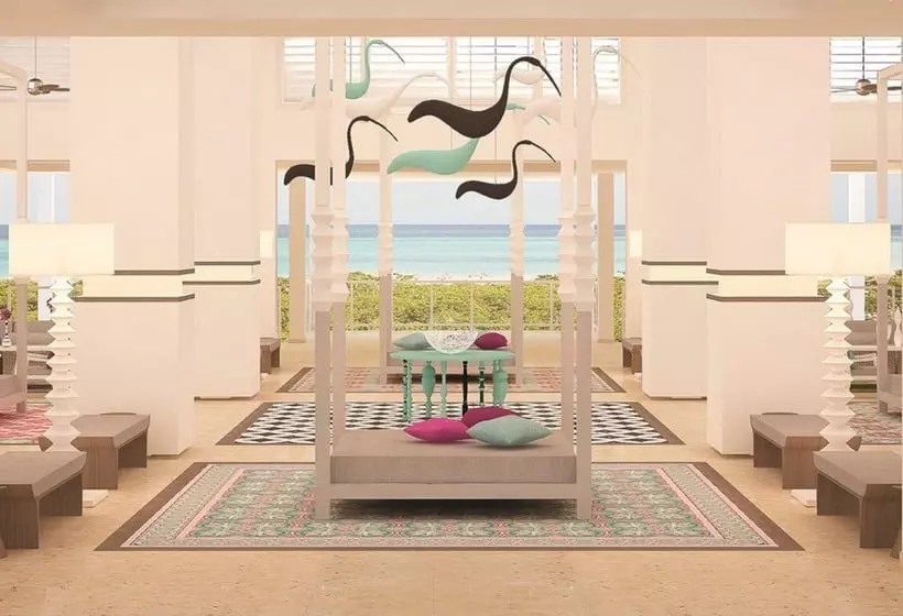 استراحتگاه ROC Casa del Mar