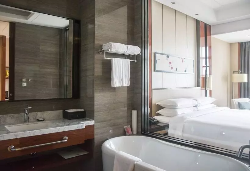 Hotelli Sheraton Langfang Chaobai River
