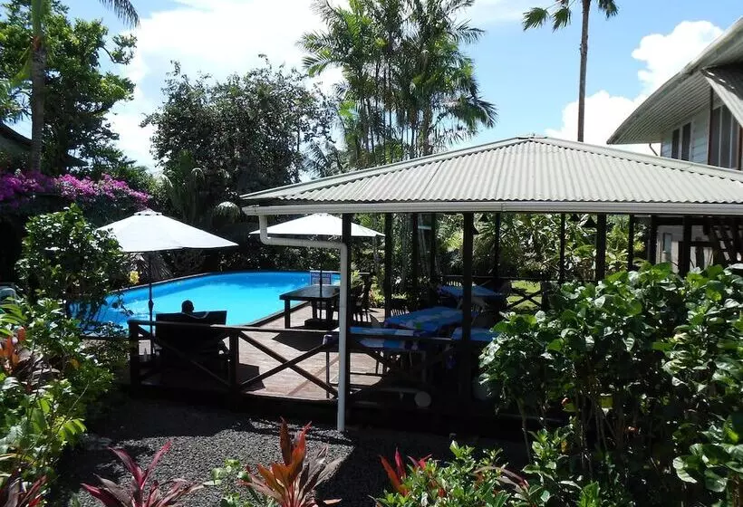 هتل The Samoan Outrigger