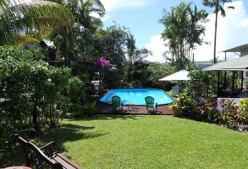 هتل The Samoan Outrigger