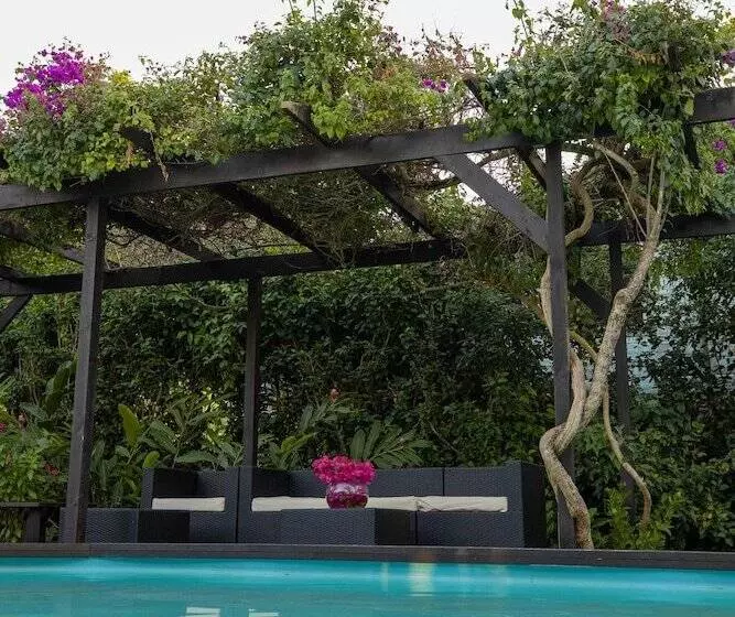 هتل The Samoan Outrigger