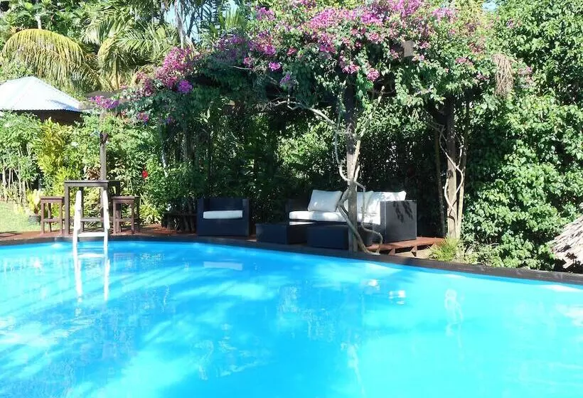 هتل The Samoan Outrigger