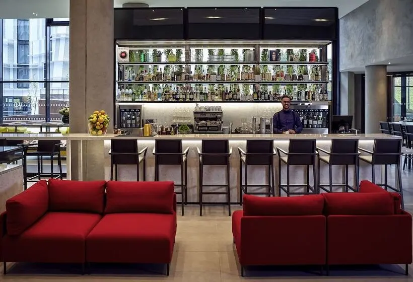 Radisson Blu CDG Airport Terminal Hotel, Paris