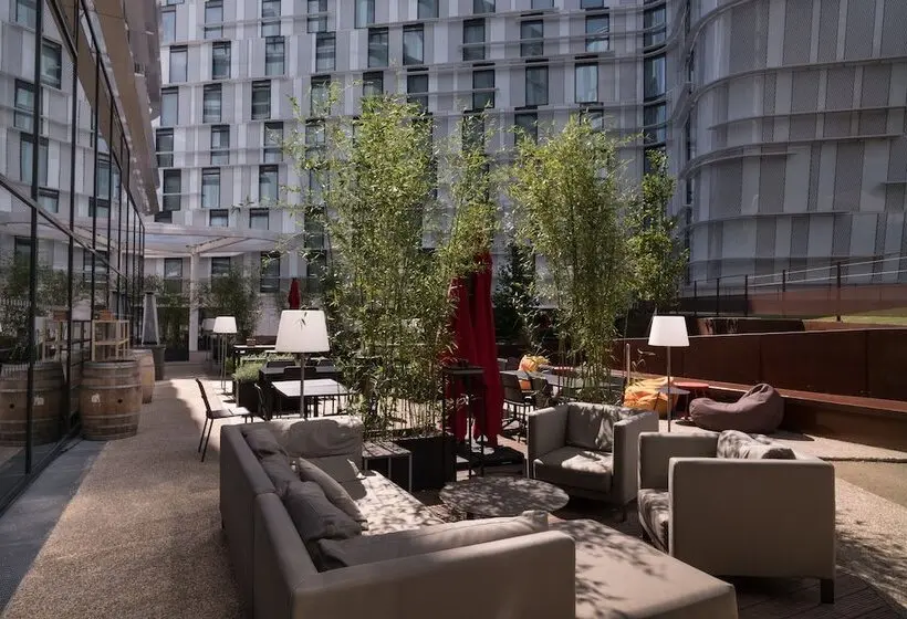 Radisson Blu CDG Airport Terminal Hotel, Paris