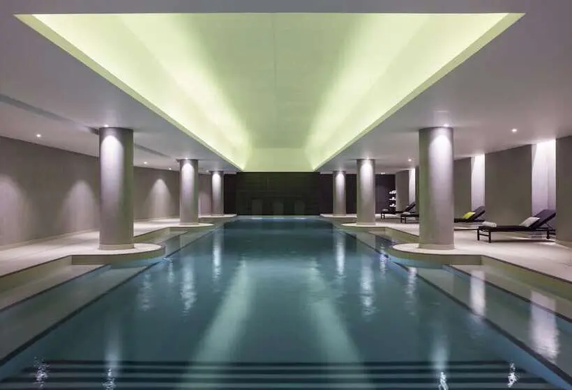 Radisson Blu CDG Airport Terminal Hotel, Paris