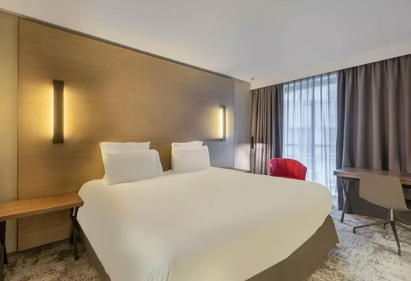 Radisson Blu CDG Airport Terminal Hotel, Paris