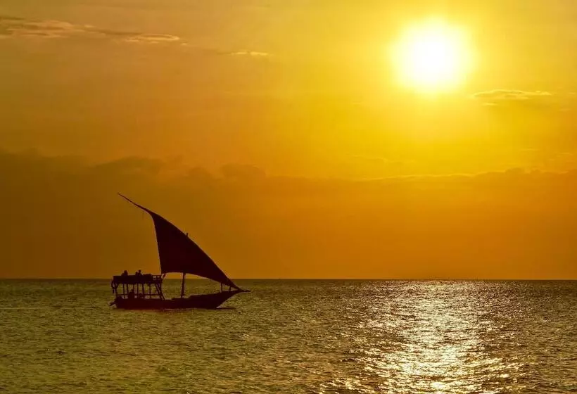 Hotelli Mangrove Lodge