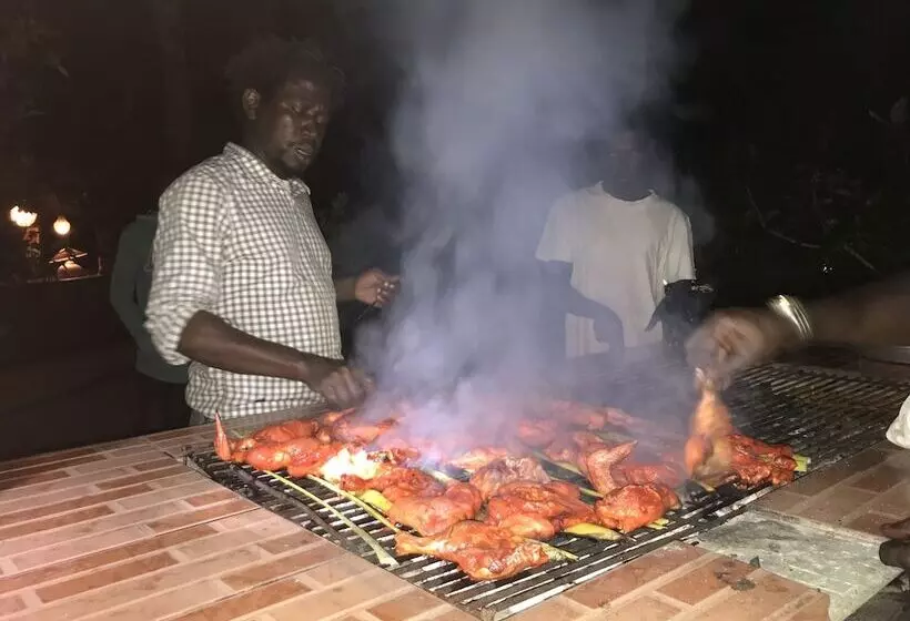 Hotelli Mangrove Lodge