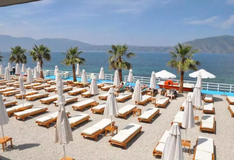 Coral Hotel & Resort